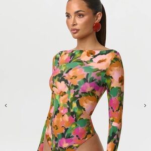 NWT NAKED PRINT BOATNECK BODYSUIT × 1
SECRET GARDEN / S